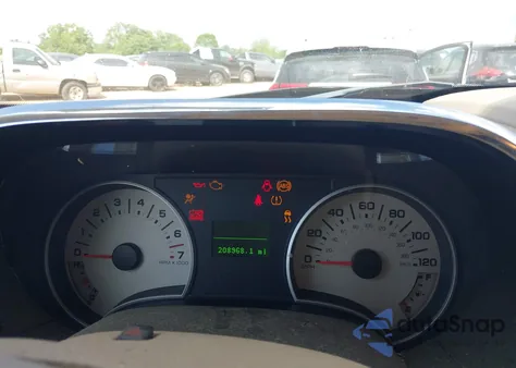 2010 Ford Explorer Eddie Bauer из США, поврежденный, VIN 1FMEU6EE6AUA07915